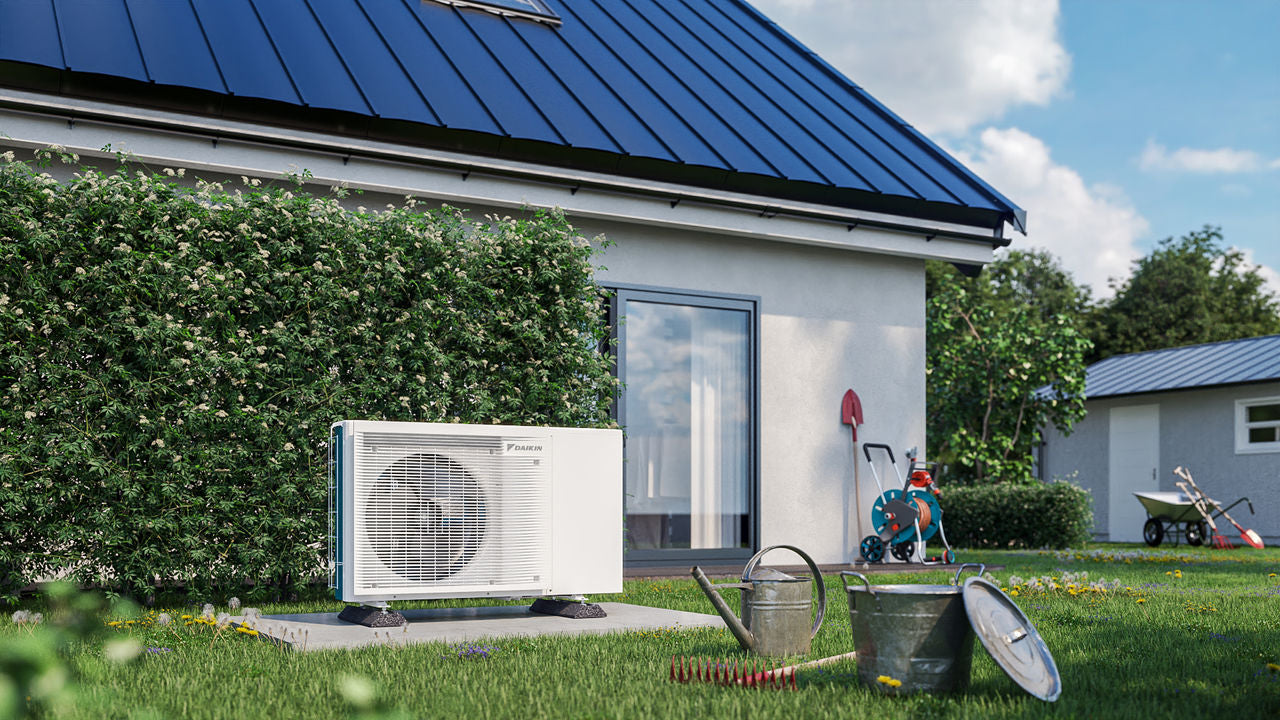 Pompă de căldură aer-apă numai încălzire Daikin Altherma 3M EDLA04E3V3- 4 kW